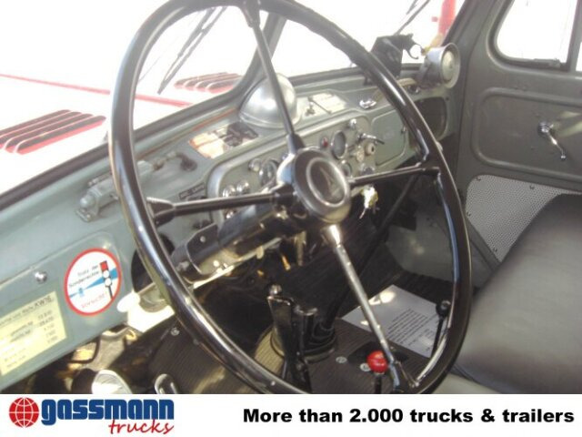 Magirus Deutz MAGIRUS URANUS 250D22 KW 16 Feuerwehr Kranwagen - Autospeciala de stins incendii, Camion cu macara: Foto 2 Magirus Deutz MAGIRUS URANUS 250D22 KW 16 Feuerwehr Kranwagen - Autospeciala de stins incendii, Camion cu macara: Foto 2