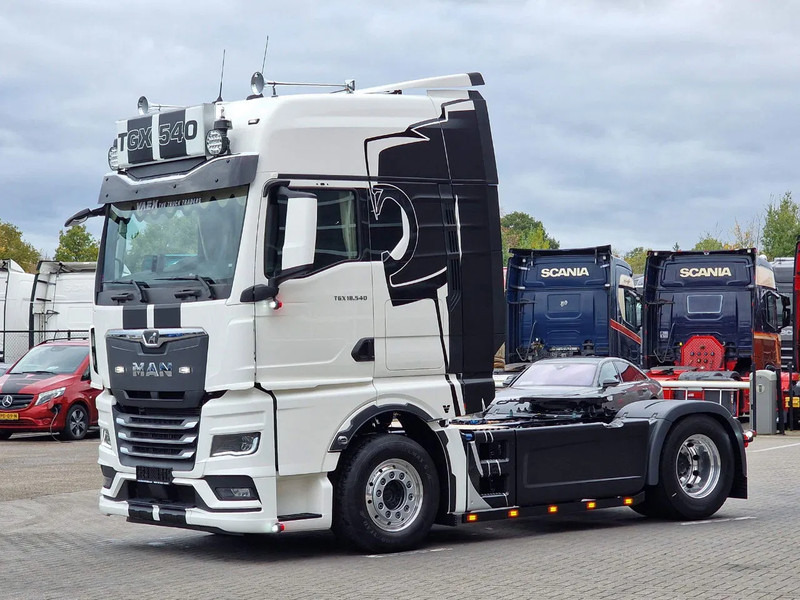 MAN TGX 18.540 GX - New - Retarder - Night clima - Alcoa - Show truck - Lightbar - - Cap tractor: Foto 3 MAN TGX 18.540 GX - New - Retarder - Night clima - Alcoa - Show truck - Lightbar - - Cap tractor: Foto 3
