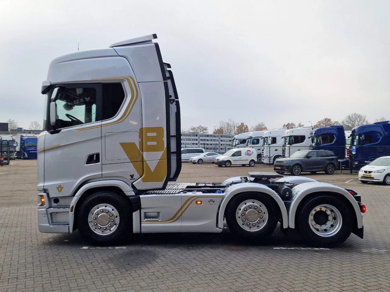 Scania 660S V8 NGS Highline 6x2/4 - New - Full spec - Retarder - Night clima - Led - Leather - Navi - Cap tractor: Foto 4 Scania 660S V8 NGS Highline 6x2/4 - New - Full spec - Retarder - Night clima - Led - Leather - Navi - Cap tractor: Foto 4