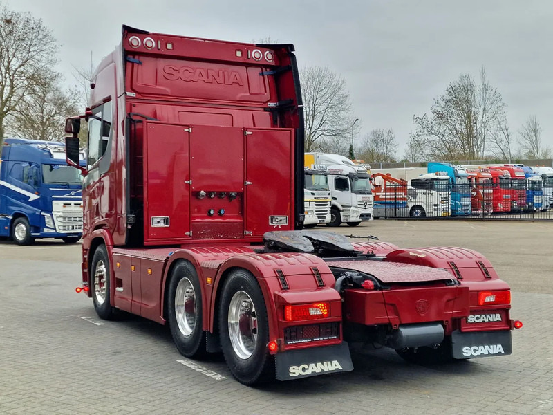 Scania R650 V8 NGS 6x4 Highline - PTO/Hydraulic - Retarder - Custom interior - Full air - Show truck - Cap tractor: Foto 5 Scania R650 V8 NGS 6x4 Highline - PTO/Hydraulic - Retarder - Custom interior - Full air - Show truck - Cap tractor: Foto 5