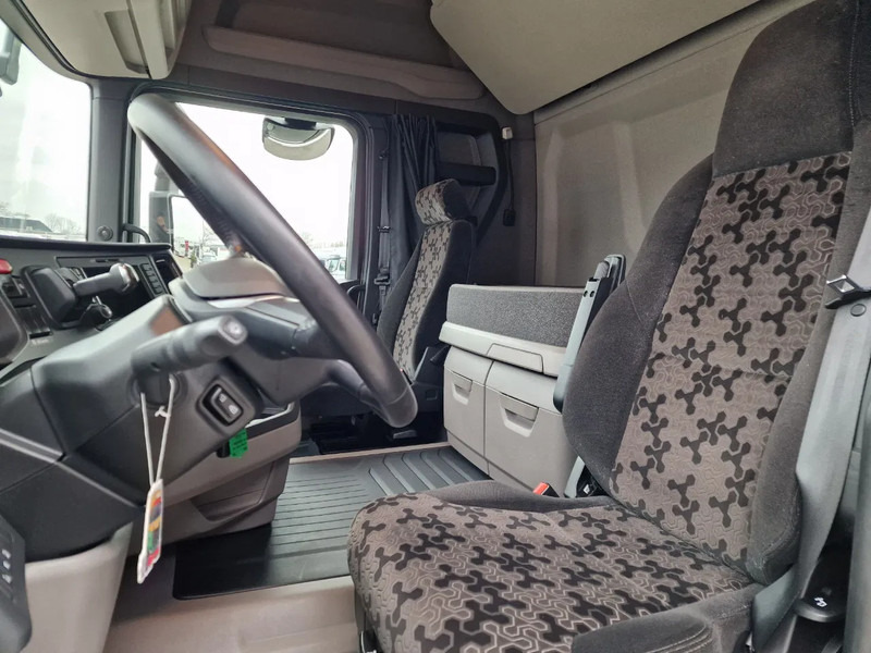 Cap tractor Scania S460 Highline 4x2 - Retarder - Night clima - 2x tank - Navi - Led - Low km: Foto 10 Cap tractor Scania S460 Highline 4x2 - Retarder - Night clima - 2x tank - Navi - Led - Low km: Foto 10