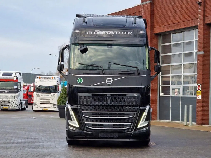 Volvo FH 13.500 Globetrotter XL 4x2 - NEW - Full spec - I parkcool - Full air - - Cap tractor: Foto 2 Volvo FH 13.500 Globetrotter XL 4x2 - NEW - Full spec - I parkcool - Full air - - Cap tractor: Foto 2