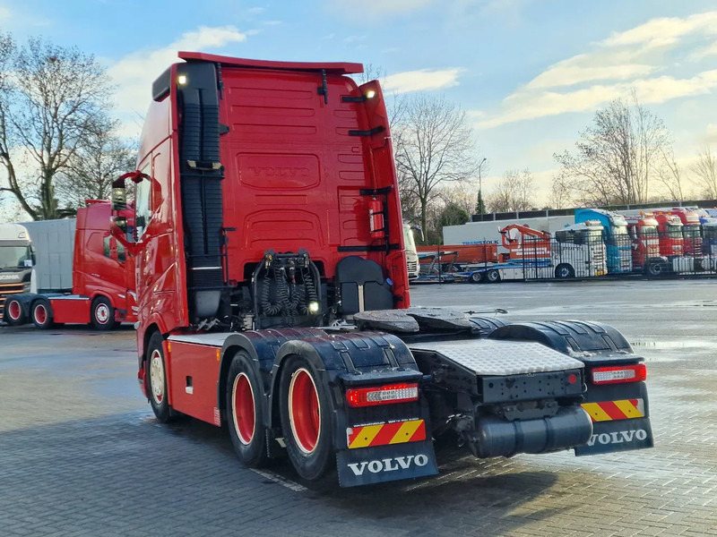 Volvo FH 13.500 Globetrotter XL 6x2 - Night clima - 3.00 WB - Leather - Full air - Cap tractor: Foto 5 Volvo FH 13.500 Globetrotter XL 6x2 - Night clima - 3.00 WB - Leather - Full air - Cap tractor: Foto 5