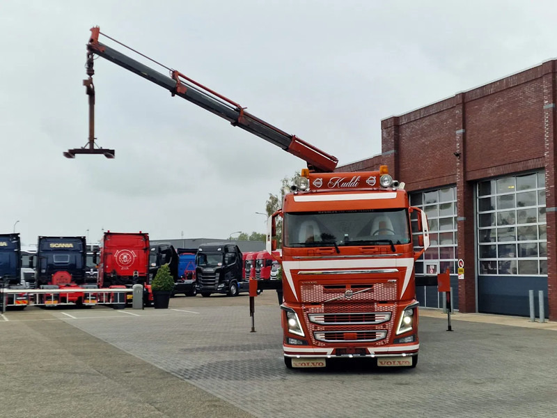 Volvo FH 16.750 8x2*6 - Palfinger PK15002 Crane/Grua - Show truck + Trailer - - Camion cu macara: Foto 2 Volvo FH 16.750 8x2*6 - Palfinger PK15002 Crane/Grua - Show truck + Trailer - - Camion cu macara: Foto 2