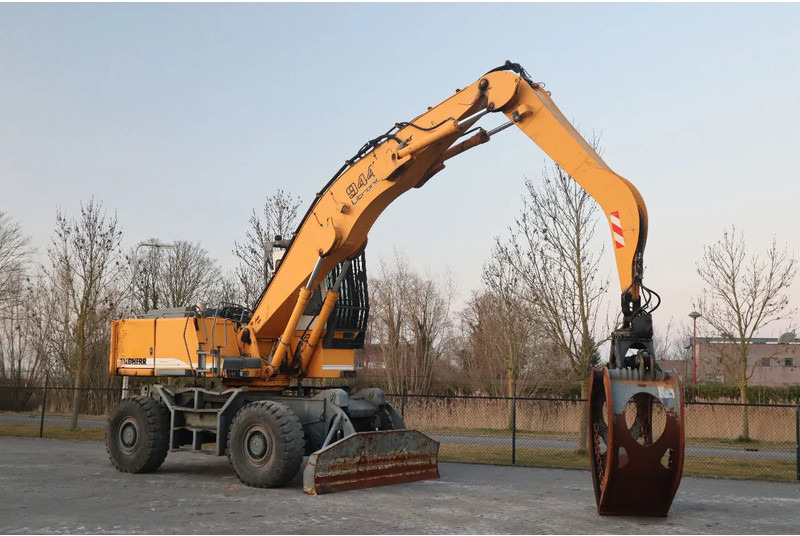 Liebherr A944 B HD | LOG GRAPPLE | HOLZGREIFER | TIMBER - Excavator pentru manipulare de materiale: Foto 5 Liebherr A944 B HD | LOG GRAPPLE | HOLZGREIFER | TIMBER - Excavator pentru manipulare de materiale: Foto 5