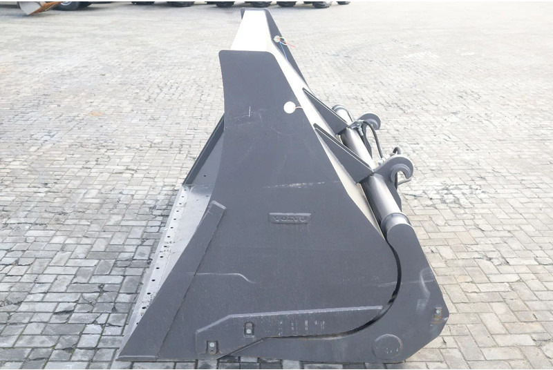 Volvo 3 M3 | HIGH TIP BUCKET | HOCHKIPPSCHAUFEL | HOOGKIEPBAK | NEW - Cupă pentru Utilaje constructii: Foto 4 Volvo 3 M3 | HIGH TIP BUCKET | HOCHKIPPSCHAUFEL | HOOGKIEPBAK | NEW - Cupă pentru Utilaje constructii: Foto 4