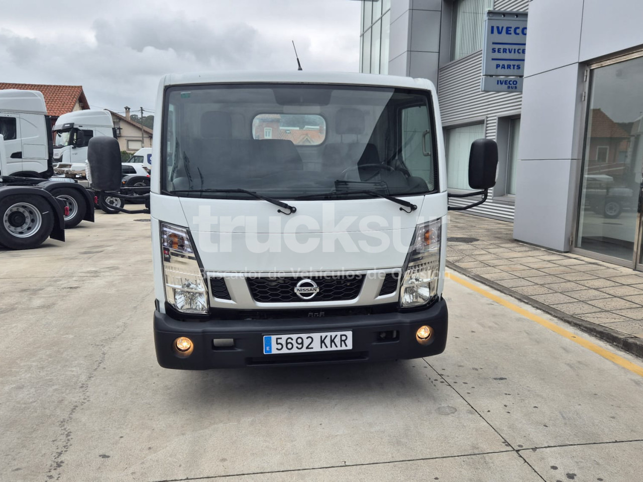 NISSAN NT 400 - Camion şasiu: Foto 3 NISSAN NT 400 - Camion şasiu: Foto 3
