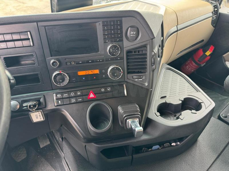 Cap tractor Mercedes Actros 1845: Foto 16 Cap tractor Mercedes Actros 1845: Foto 16