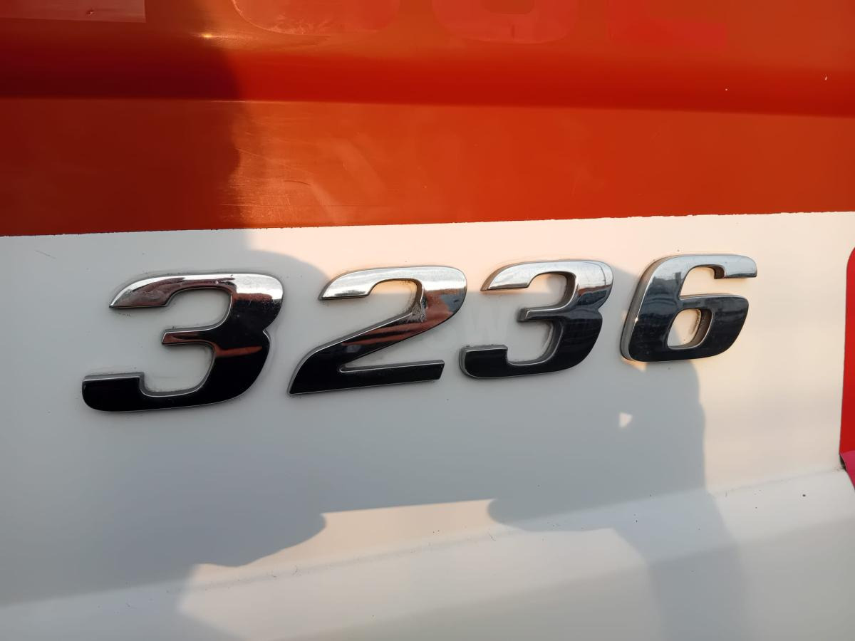 Camion basculantă Mercedes Actros 3236: Foto 10