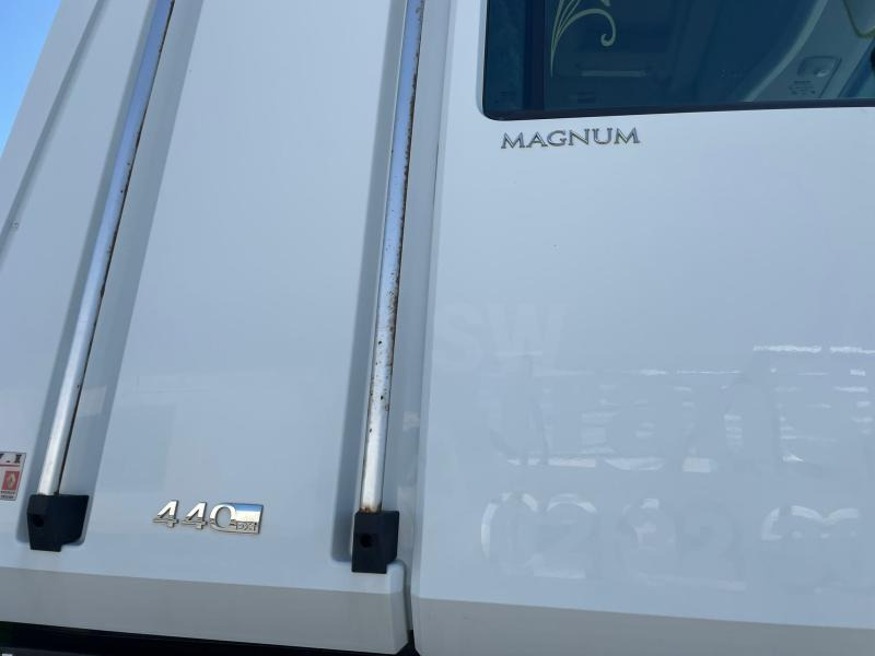 Renault Magnum 440 DXI - Camion platformă: Foto 5 Renault Magnum 440 DXI - Camion platformă: Foto 5