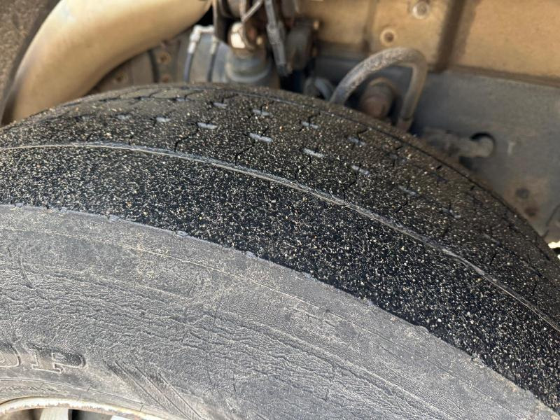 Renault Premium 370 DXI - Camion cisternă: Foto 5 Renault Premium 370 DXI - Camion cisternă: Foto 5