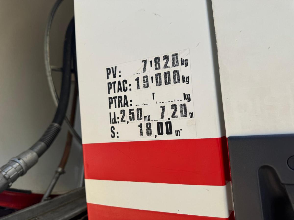 Renault Premium - Camion cisternă: Foto 5 Renault Premium - Camion cisternă: Foto 5