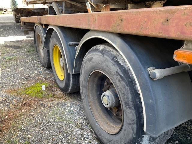 Trailor - Semiremorcă platformă: Foto 3 Trailor - Semiremorcă platformă: Foto 3
