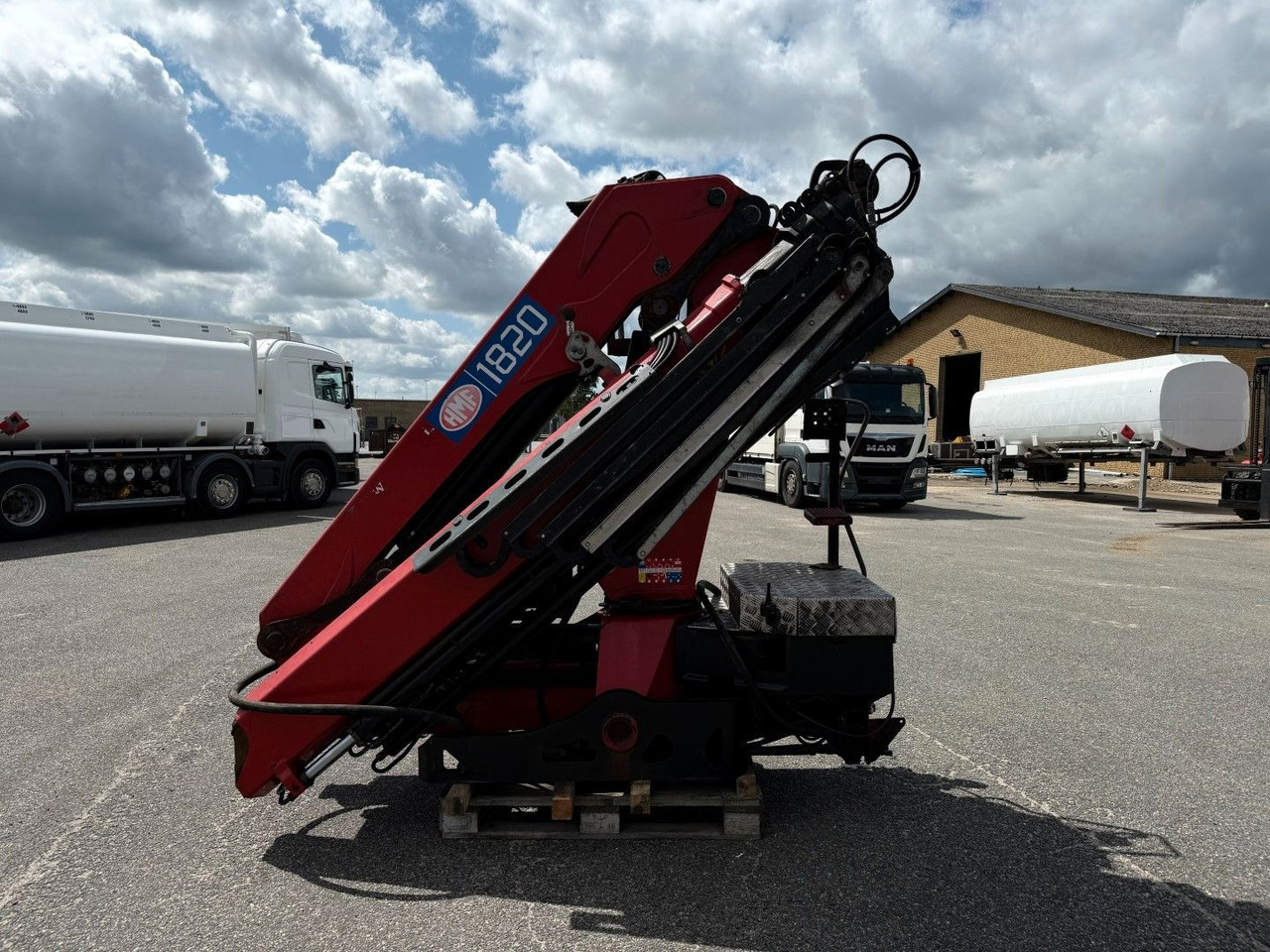 HMF 1820 K4 Remote control / Kran / Crane - Camion cu macara: Foto 4 HMF 1820 K4 Remote control / Kran / Crane - Camion cu macara: Foto 4