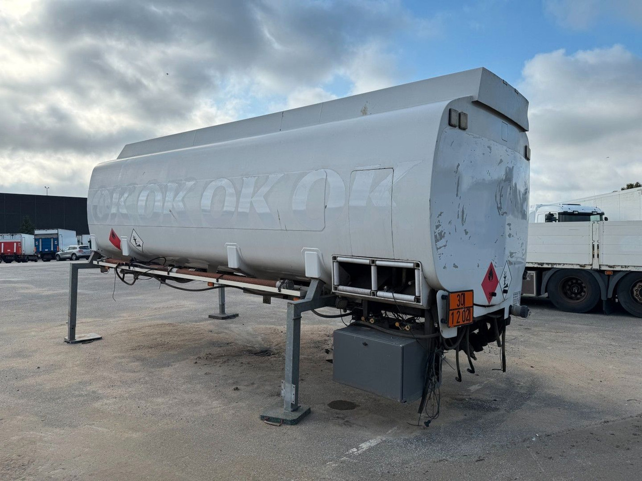 HMK Bilcon 23.800 L ADR Tank - Camion cisternă: Foto 4 HMK Bilcon 23.800 L ADR Tank - Camion cisternă: Foto 4