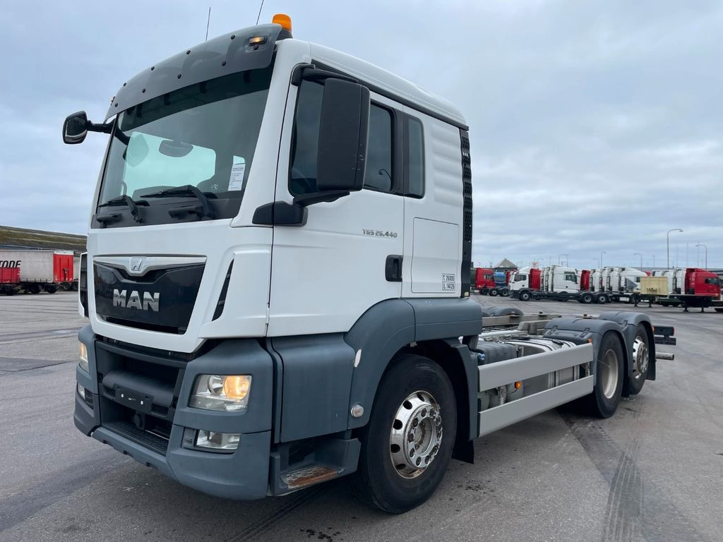 MAN TGS 26.440 6x2*4 Euro 6 Chassis ADR MAN TGS 26.440 6x2*4 Euro 6 Chassis ADR - Camion şasiu: Foto 1 MAN TGS 26.440 6x2*4 Euro 6 Chassis ADR MAN TGS 26.440 6x2*4 Euro 6 Chassis ADR - Camion şasiu: Foto 1