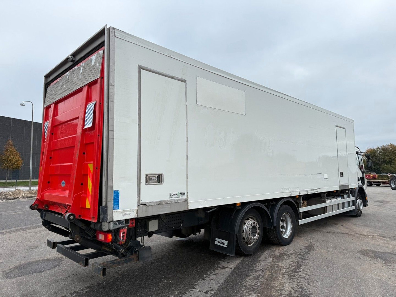 Volvo FE320 6x2*4 TK T1200-R Spectrum 9,80 m. koffer - Camion frigider: Foto 3 Volvo FE320 6x2*4 TK T1200-R Spectrum 9,80 m. koffer - Camion frigider: Foto 3