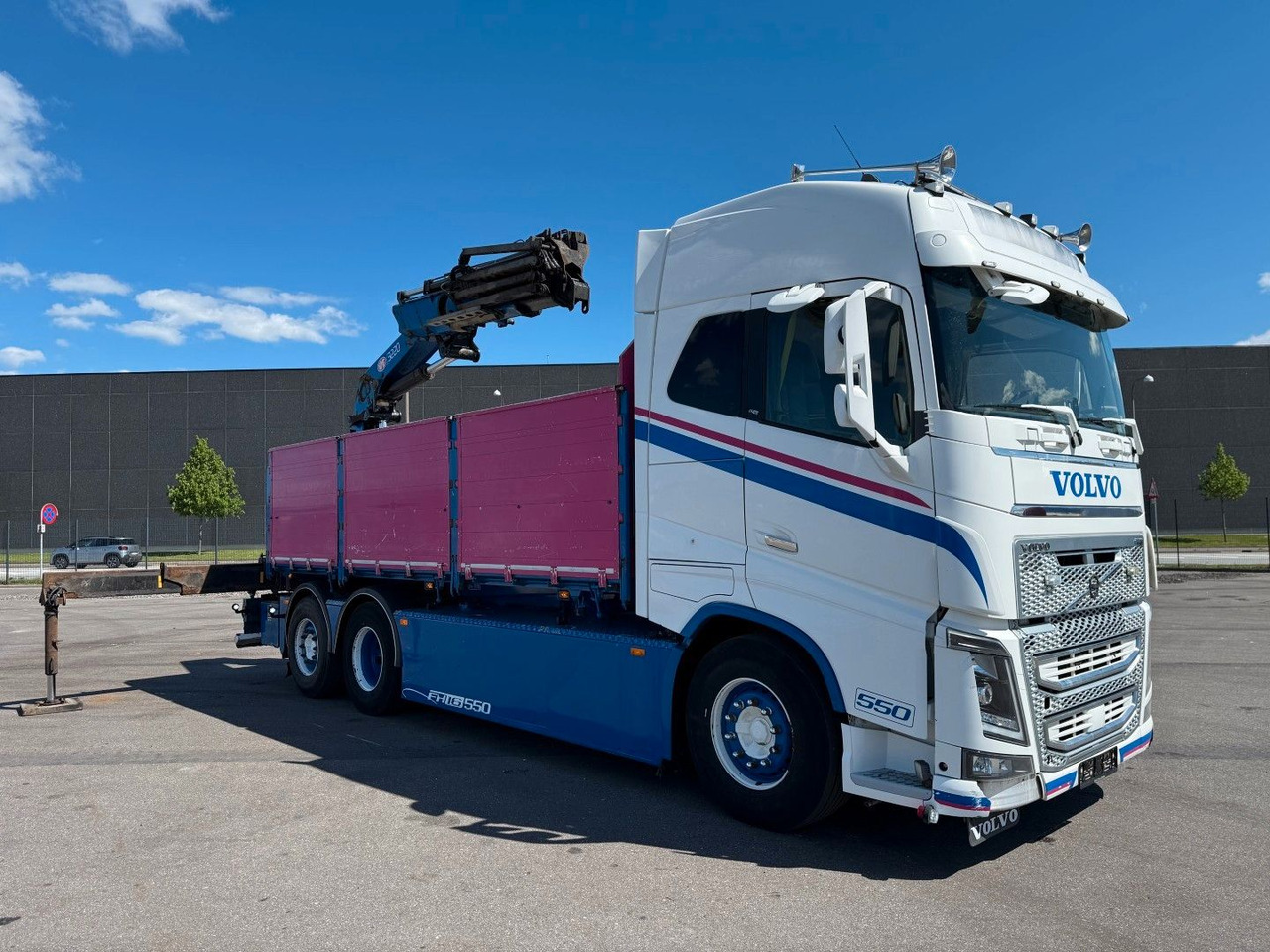 Volvo FH 16.550 6x2*4 / Crane HMF 3220K4 Euro 6 - Camion cu macara: Foto 3 Volvo FH 16.550 6x2*4 / Crane HMF 3220K4 Euro 6 - Camion cu macara: Foto 3