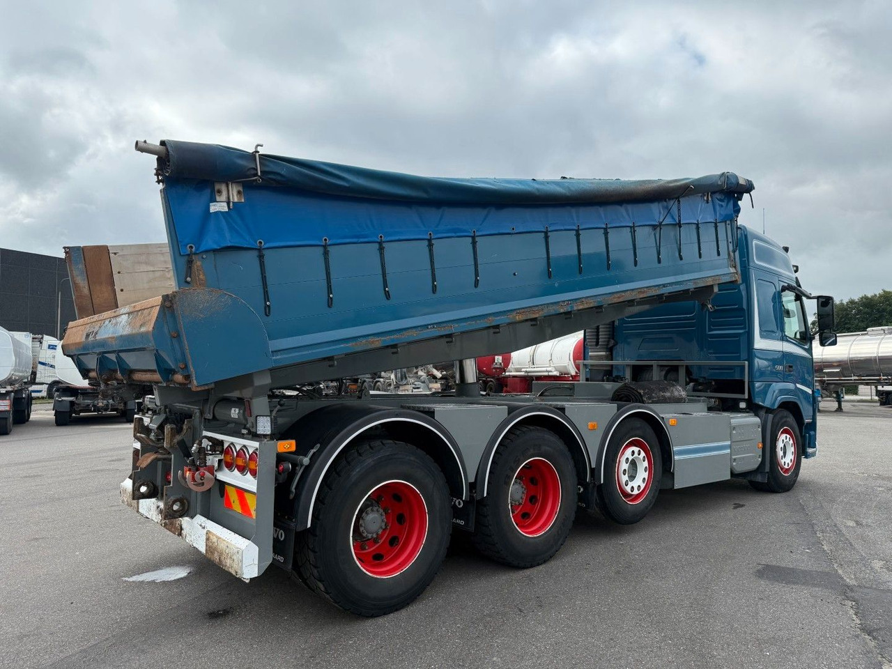 Volvo FM 500 8x4 Pushertridem 3 Way Tipper / Kipper - Camion basculantă: Foto 3 Volvo FM 500 8x4 Pushertridem 3 Way Tipper / Kipper - Camion basculantă: Foto 3