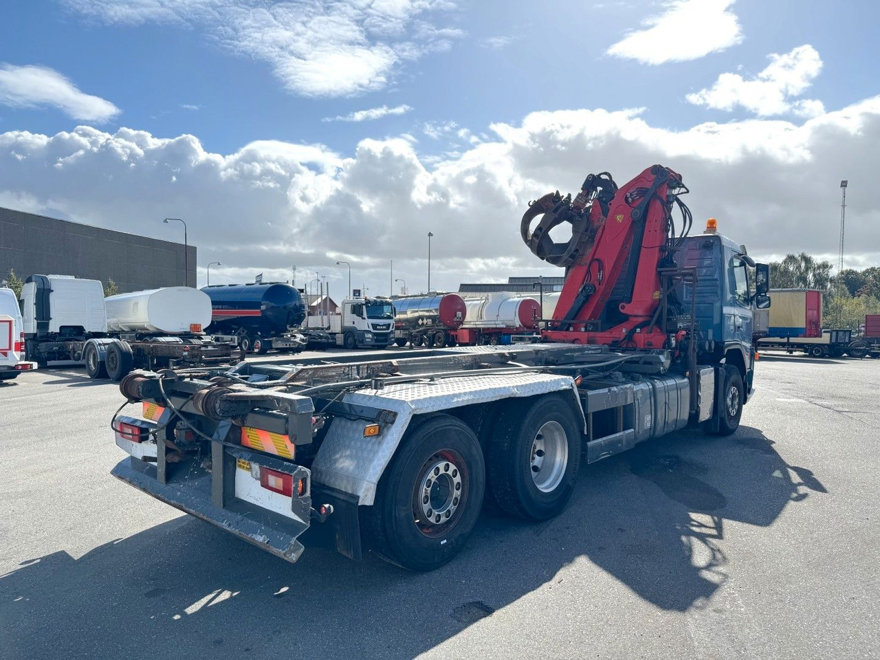 Volvo FM340 6x2*4 Kipper / Palfinger Epsilon 150Z96 - Camion cu macara: Foto 3 Volvo FM340 6x2*4 Kipper / Palfinger Epsilon 150Z96 - Camion cu macara: Foto 3