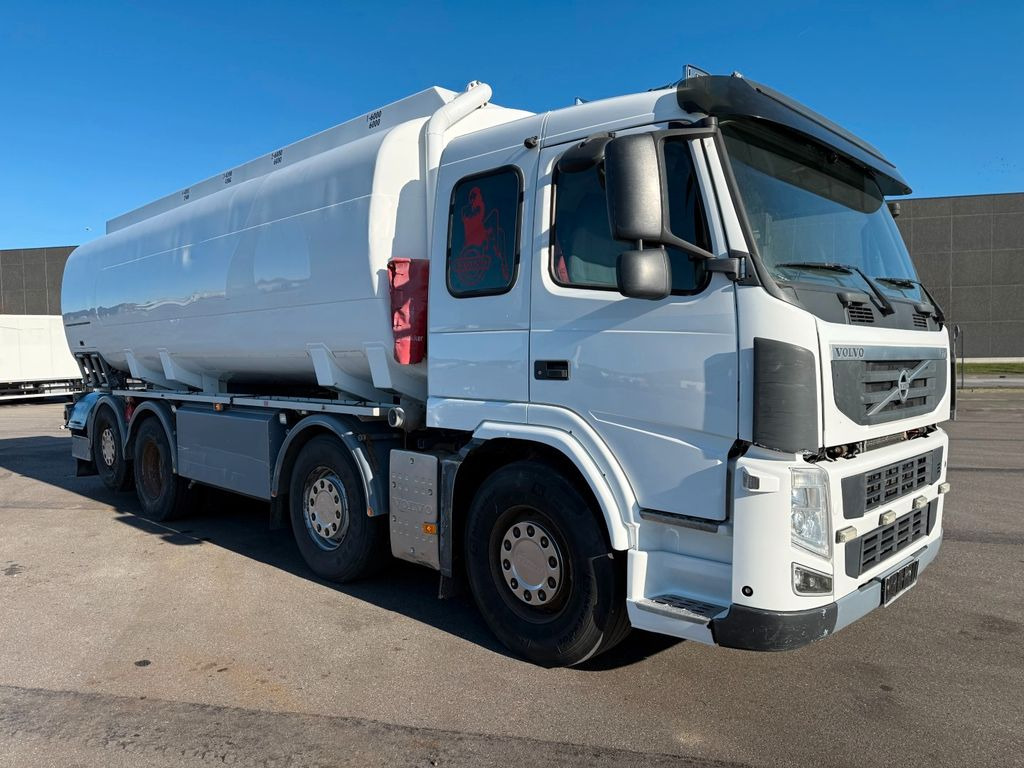 Volvo FM460 8x2*6 24.000 l. ADR Tank Volvo FM460 8x2*6 24.000 l. ADR Tanktruck - Camion cisternă: Foto 2 Volvo FM460 8x2*6 24.000 l. ADR Tank Volvo FM460 8x2*6 24.000 l. ADR Tanktruck - Camion cisternă: Foto 2