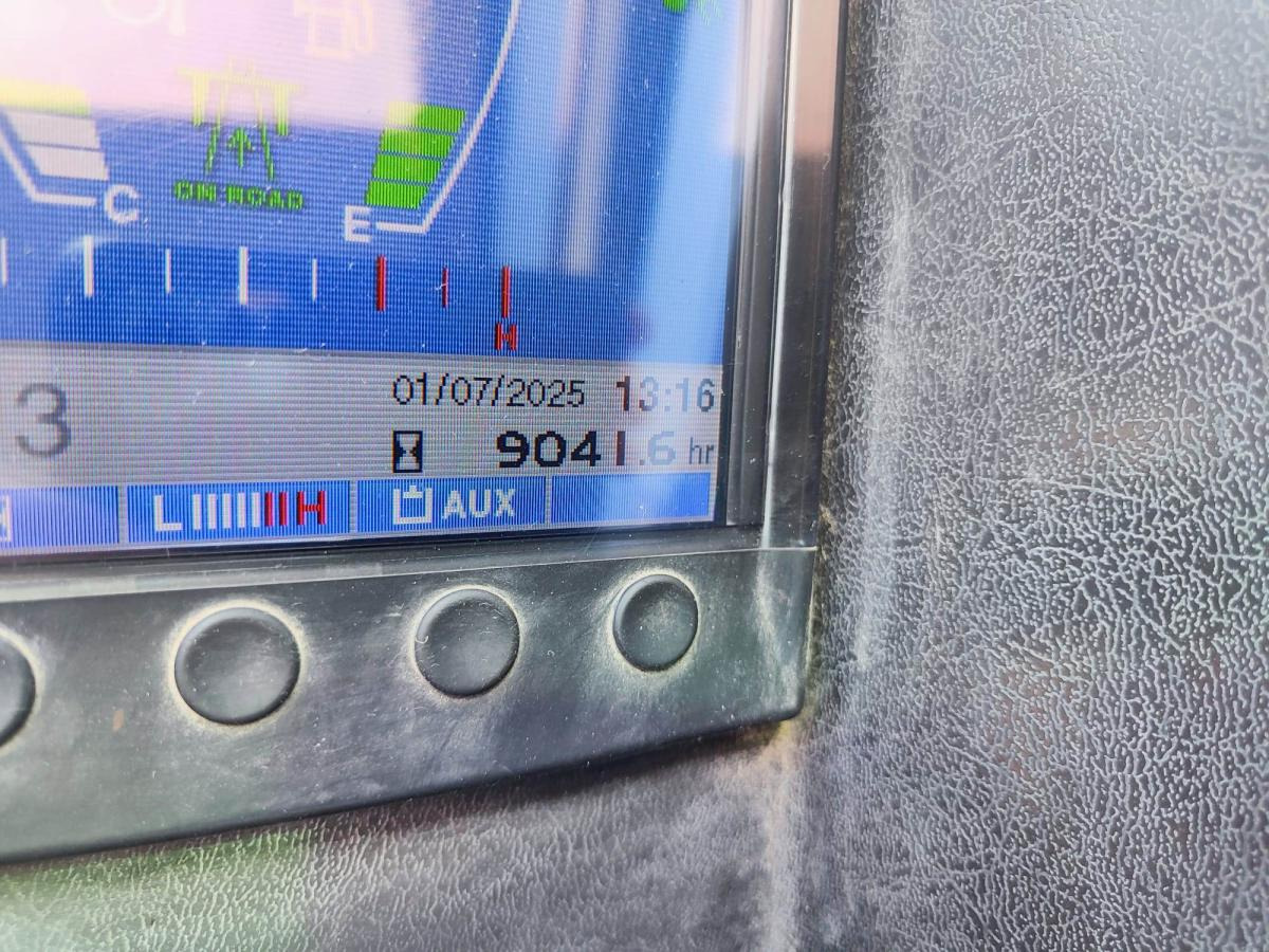 Excavator pe roţi Takeuchi TB295W: Foto 6 Excavator pe roţi Takeuchi TB295W: Foto 6