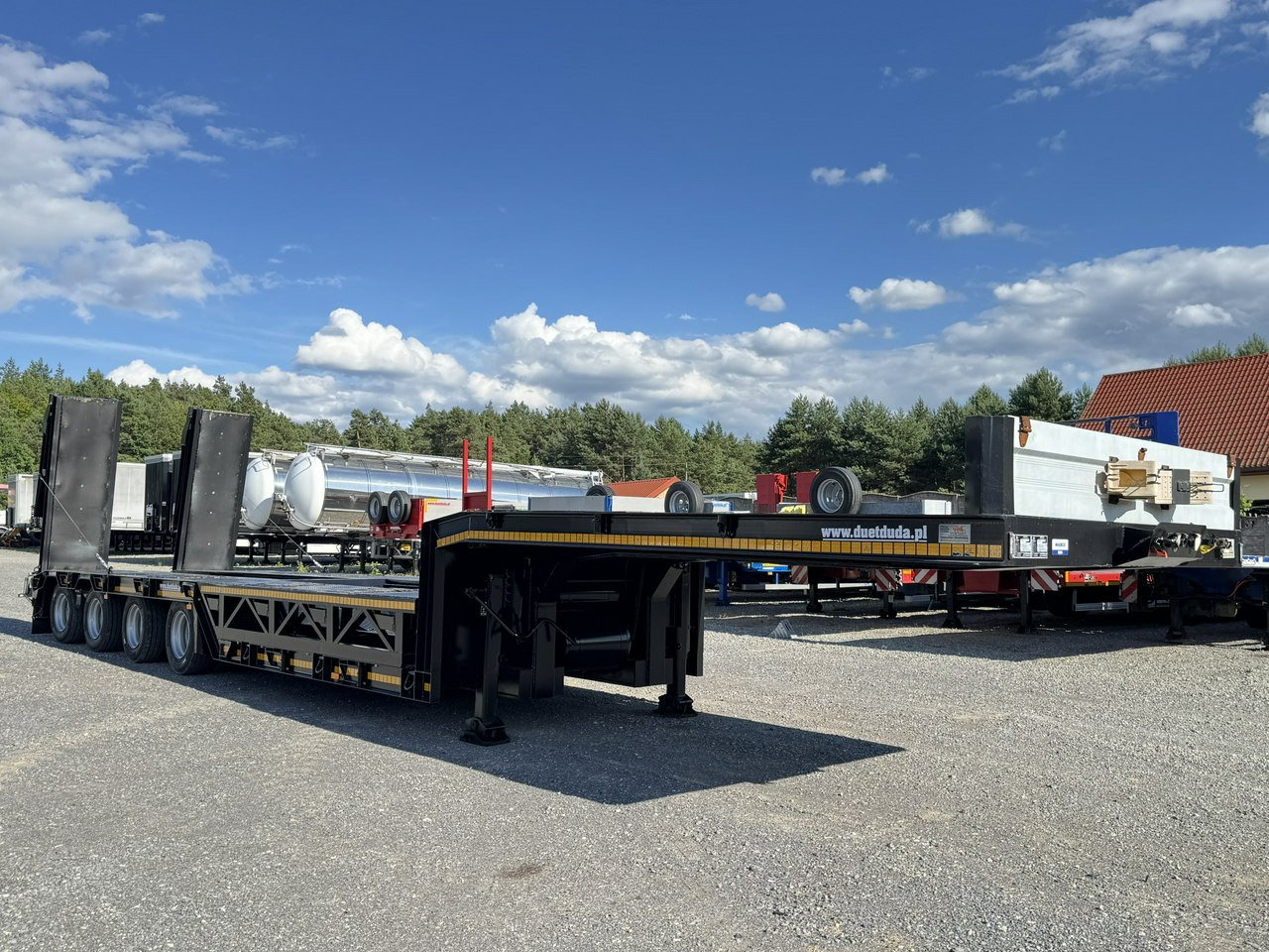 Bodex 4 osiowa NN4J Niskopodwoziówka Niskopodwozie Nowe Opony în leasing Bodex 4 osiowa NN4J Niskopodwoziówka Niskopodwozie Nowe Opony: Foto 21 Bodex 4 osiowa NN4J Niskopodwoziówka Niskopodwozie Nowe Opony în leasing Bodex 4 osiowa NN4J Niskopodwoziówka Niskopodwozie Nowe Opony: Foto 21