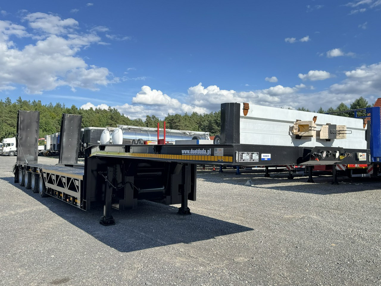 Bodex 4 osiowa NN4J Niskopodwoziówka Niskopodwozie Nowe Opony în leasing Bodex 4 osiowa NN4J Niskopodwoziówka Niskopodwozie Nowe Opony: Foto 22 Bodex 4 osiowa NN4J Niskopodwoziówka Niskopodwozie Nowe Opony în leasing Bodex 4 osiowa NN4J Niskopodwoziówka Niskopodwozie Nowe Opony: Foto 22