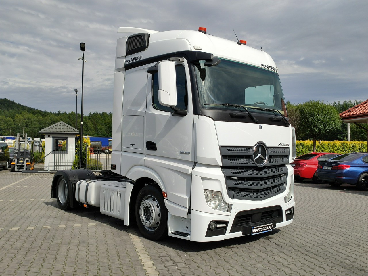Mercedes ACTROS 1845 Euro 6 Low Deck Mega !!! - Cap tractor: Foto 3 Mercedes ACTROS 1845 Euro 6 Low Deck Mega !!! - Cap tractor: Foto 3