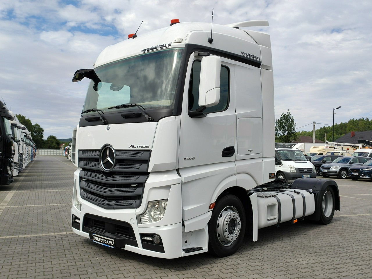 Mercedes ACTROS 1845 Euro 6 Low Deck Mega !!! - Cap tractor: Foto 2 Mercedes ACTROS 1845 Euro 6 Low Deck Mega !!! - Cap tractor: Foto 2