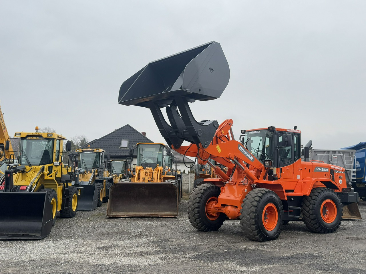 Doosan DL250 14,5Ton Łyżka Wysokiego Wysypu !!! - Încărcător frontal pe pneuri: Foto 2 Doosan DL250 14,5Ton Łyżka Wysokiego Wysypu !!! - Încărcător frontal pe pneuri: Foto 2
