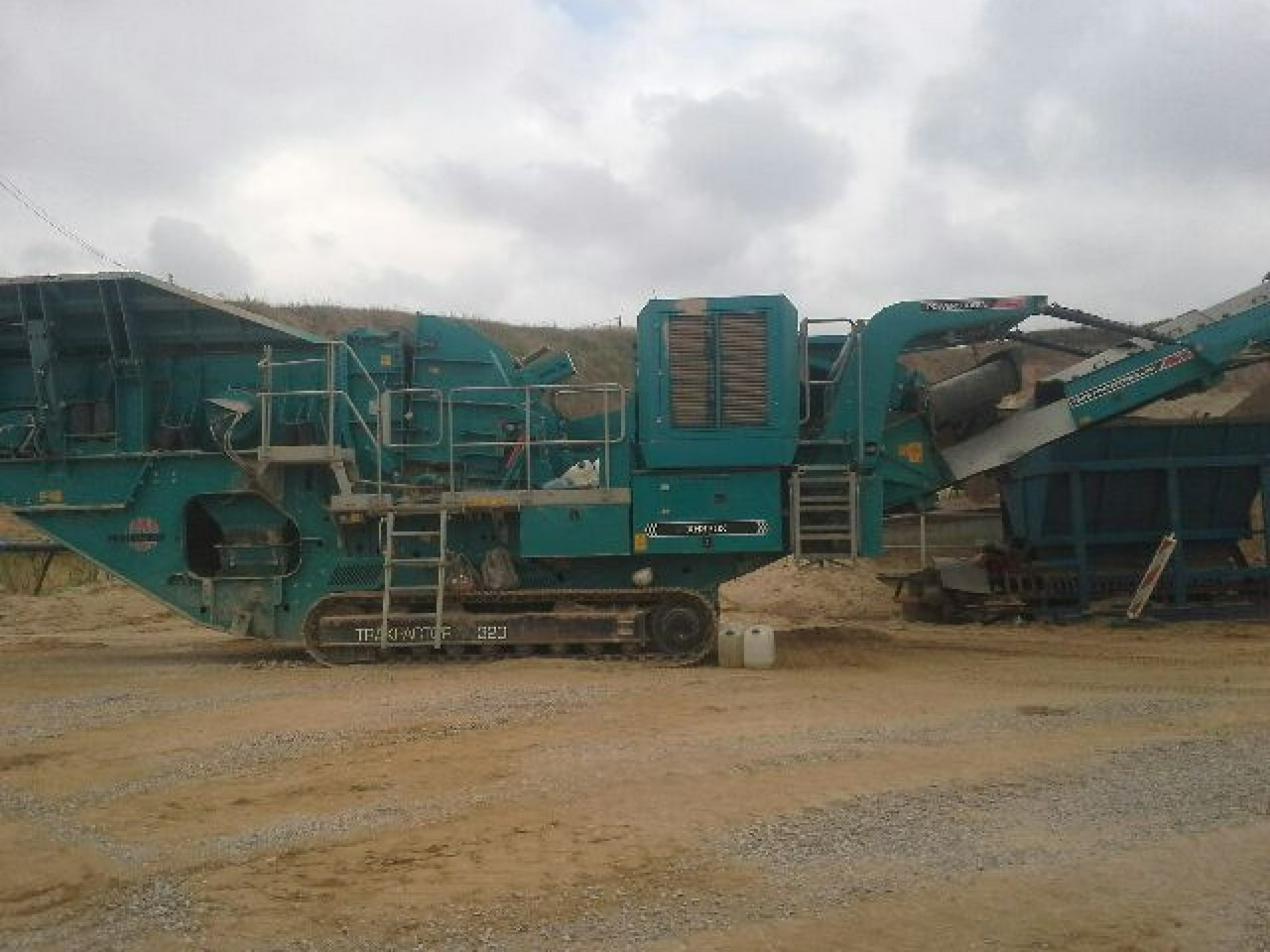 Extec PowerScreen Trakpactor 320 CR 027 Wydajność nawet do 320t/h - Concasor cu impact: Foto 1 Extec PowerScreen Trakpactor 320 CR 027 Wydajność nawet do 320t/h - Concasor cu impact: Foto 1