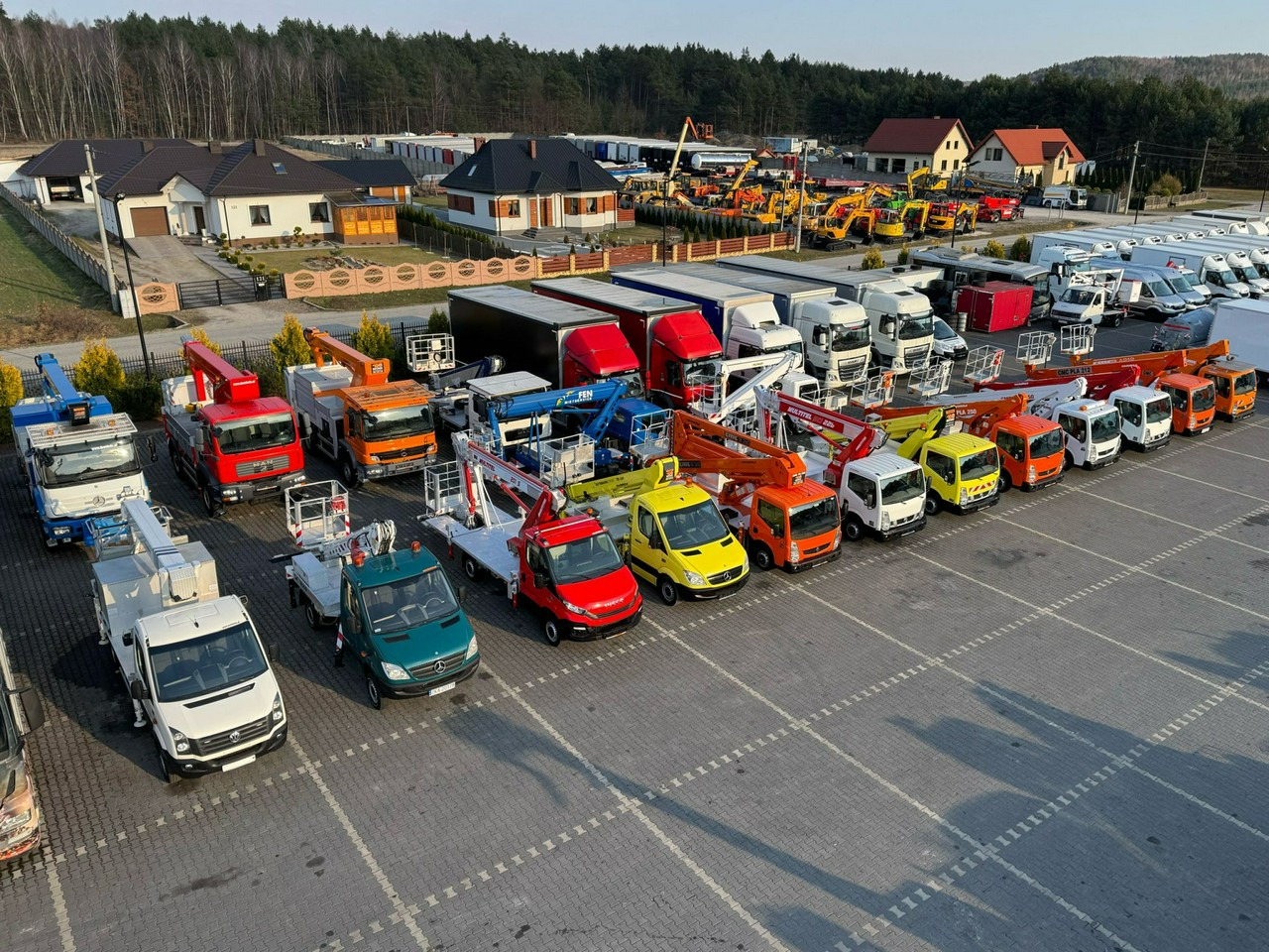 Nissan Cabstar - Camion cu nacela: Foto 3 Nissan Cabstar - Camion cu nacela: Foto 3