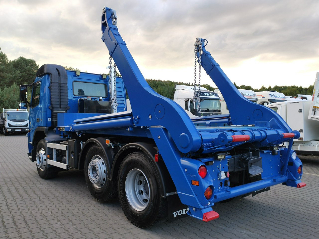 Volvo FM 410 E5 Bramowiec Hakowiec 6x2 Oś Skrętna / Podnoszona Automat - Camion container de gunoi: Foto 5 Volvo FM 410 E5 Bramowiec Hakowiec 6x2 Oś Skrętna / Podnoszona Automat - Camion container de gunoi: Foto 5