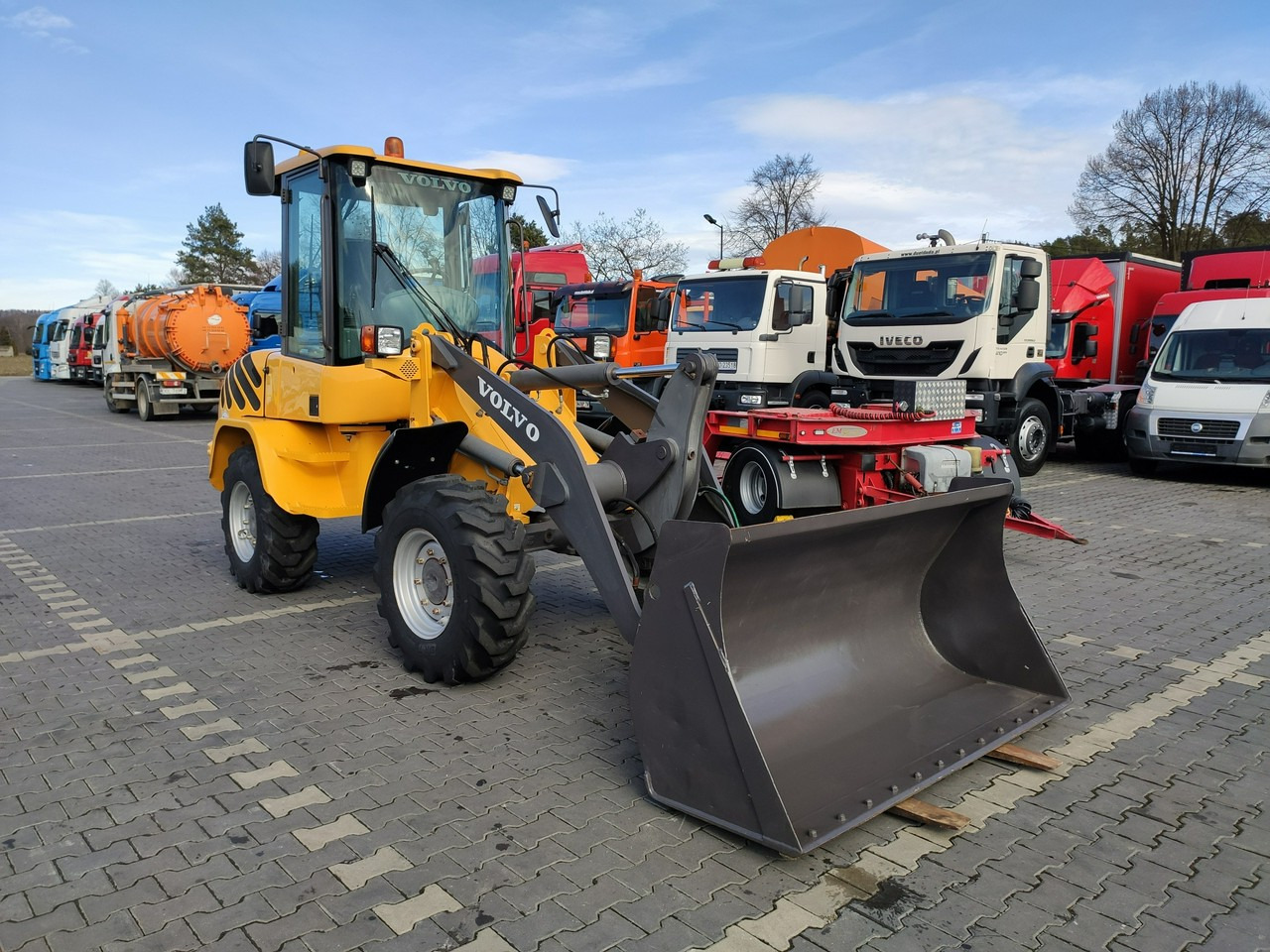 Volvo L30B Pro Unikat Stan Tylko 5380 mth - Încărcător frontal pe pneuri: Foto 2 Volvo L30B Pro Unikat Stan Tylko 5380 mth - Încărcător frontal pe pneuri: Foto 2