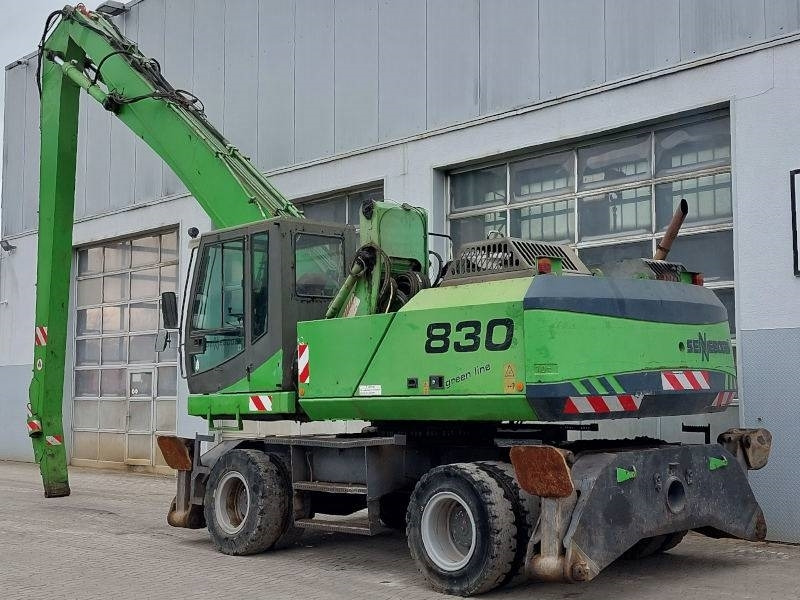 Sennebogen 830 - Excavator pentru manipulare de materiale: Foto 3 Sennebogen 830 - Excavator pentru manipulare de materiale: Foto 3