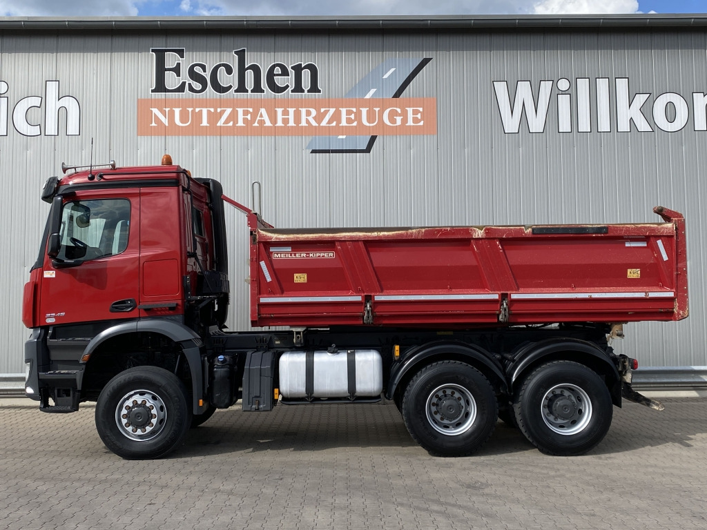 Mercedes-Benz 3345 6x6 - Camion basculantă: Foto 3 Mercedes-Benz 3345 6x6 - Camion basculantă: Foto 3