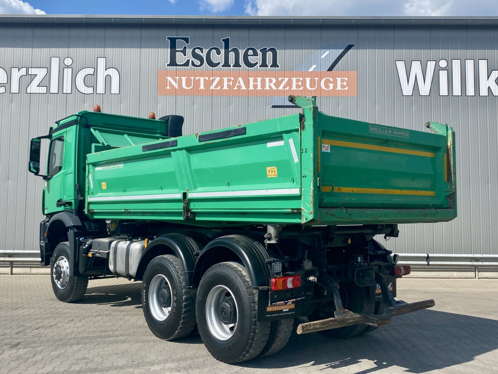 Mercedes-Benz 3345 / 6x6 - Camion basculantă: Foto 4 Mercedes-Benz 3345 / 6x6 - Camion basculantă: Foto 4