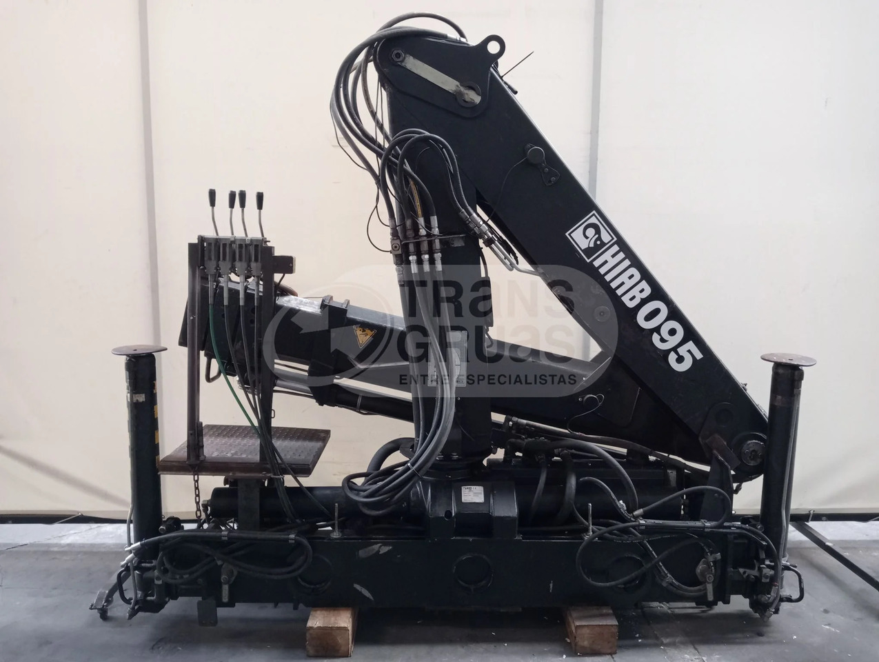Grúa hidráulica Hiab 095-3 - Macara montată: Foto 1 Grúa hidráulica Hiab 095-3 - Macara montată: Foto 1