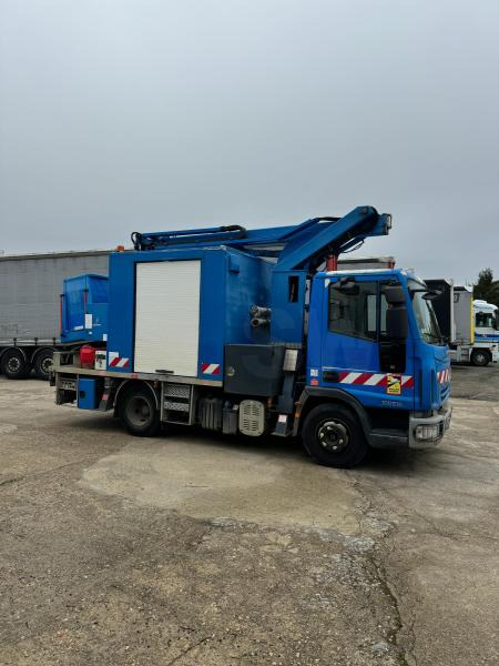 Iveco Eurocargo 100E19 - Camion cu nacela: Foto 5 Iveco Eurocargo 100E19 - Camion cu nacela: Foto 5