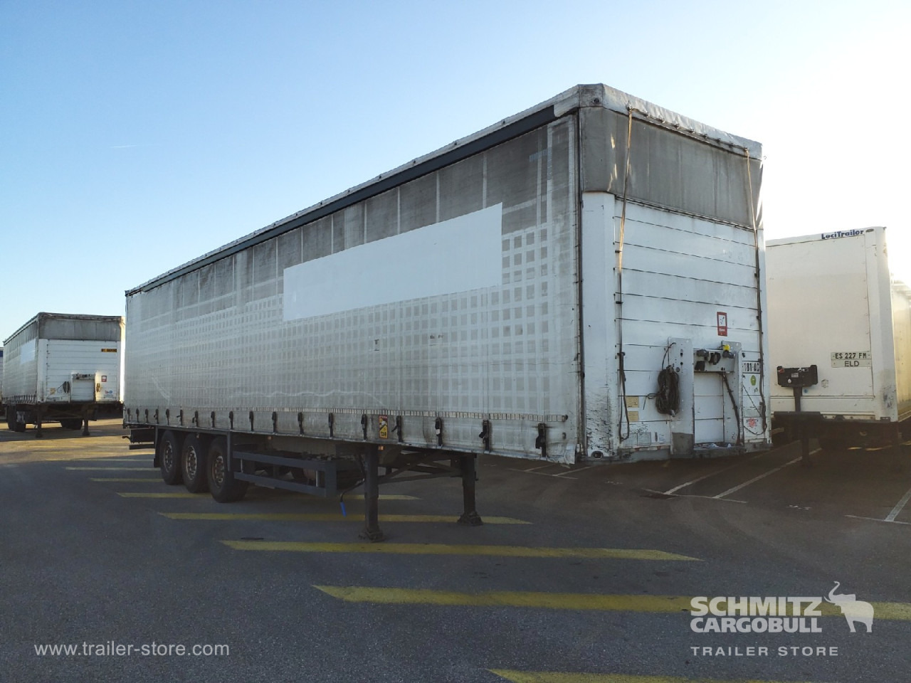 SCHMITZ Curtainsider Standard - Semiremorcă prelată: Foto 1 SCHMITZ Curtainsider Standard - Semiremorcă prelată: Foto 1