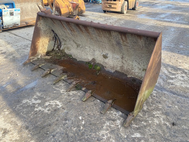 Case 580 - Cupă incărcător: Foto 1 Case 580 - Cupă incărcător: Foto 1