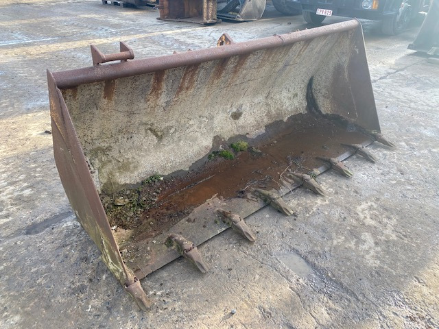 Case 580 - Cupă incărcător: Foto 2 Case 580 - Cupă incărcător: Foto 2