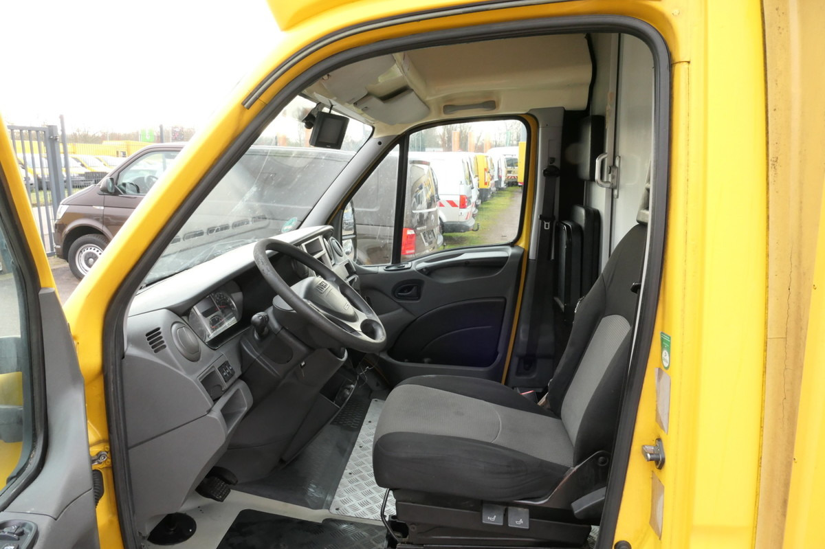 Interior photo 1: Autoutilitară box IVECO Daily 35 S11 C30C AUTOMATIK KAMERA MAXI Regale D