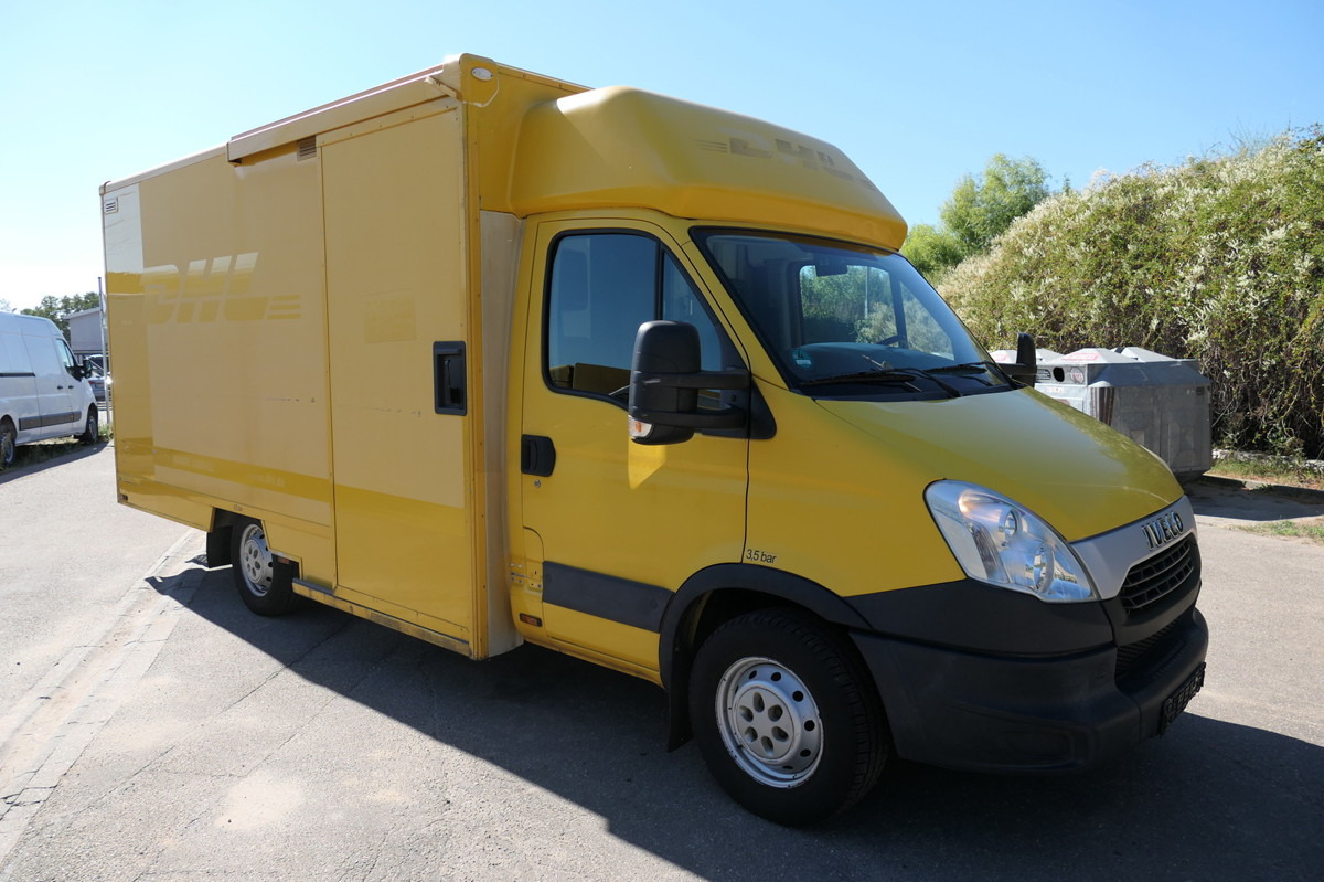 IVECO Daily 35 S11 C30C AUTOMATIK KAMERA Regale LUFT D - Autoutilitară box: Foto 2 IVECO Daily 35 S11 C30C AUTOMATIK KAMERA Regale LUFT D - Autoutilitară box: Foto 2