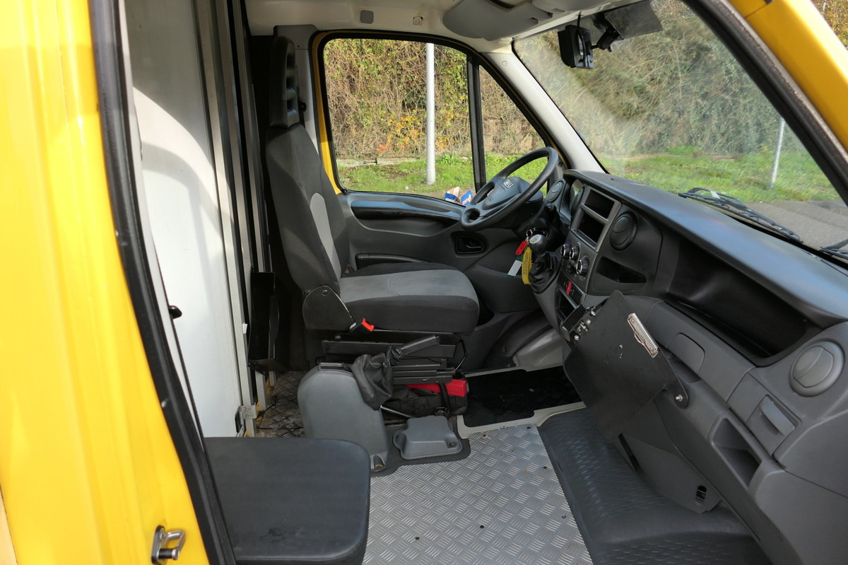 IVECO Daily 35 S11 C30C AUTOMATIK KAMERA Regale LUFT D - Autoutilitară box: Foto 5 IVECO Daily 35 S11 C30C AUTOMATIK KAMERA Regale LUFT D - Autoutilitară box: Foto 5