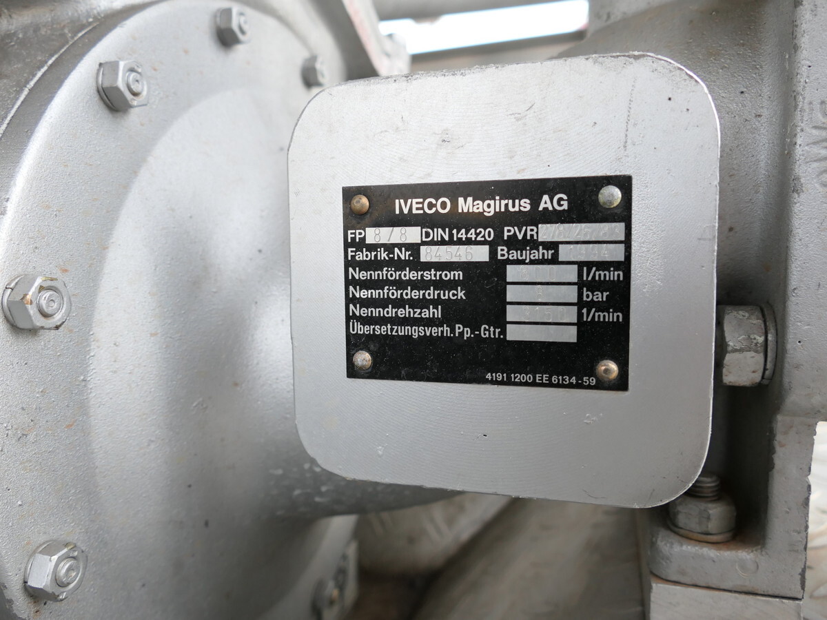 IVECO FF 95 E 18W LF 8/6 DoKa 4X4 SFZ FEUERWEHR Löschf - Autospeciala de stins incendii: Foto 5 IVECO FF 95 E 18W LF 8/6 DoKa 4X4 SFZ FEUERWEHR Löschf - Autospeciala de stins incendii: Foto 5