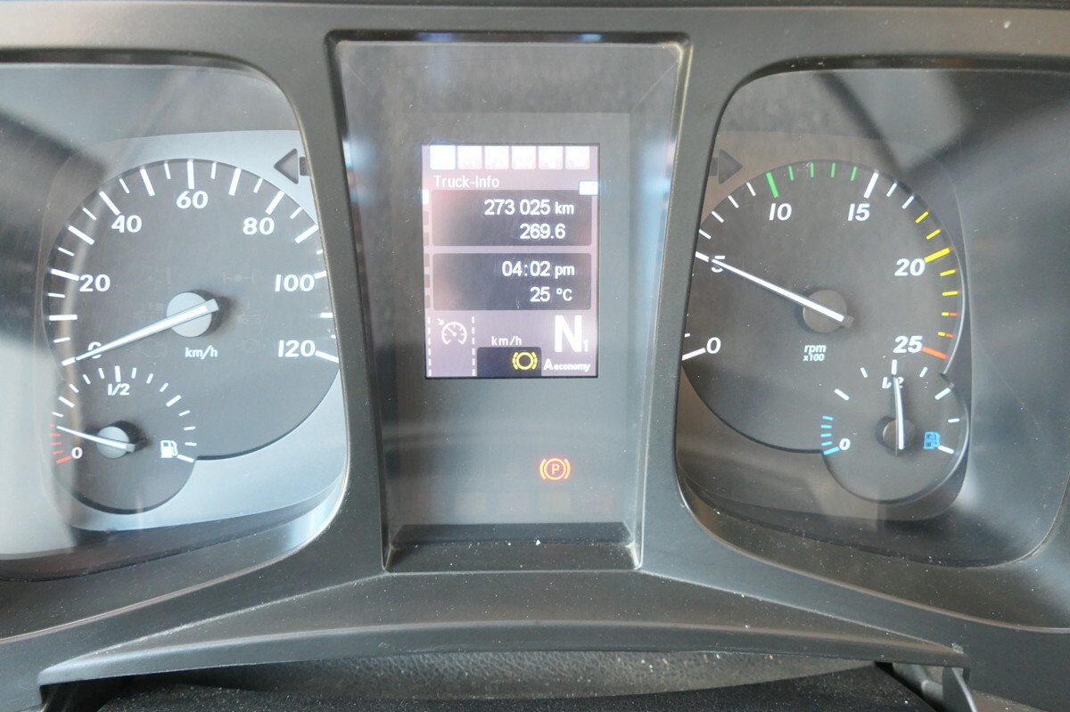 Camion platformă, Camion cu macara MERCEDES-BENZ Antos 2540 L KLIMA Palfinger-Kran PK15001L Lenka: Foto 13 Camion platformă, Camion cu macara MERCEDES-BENZ Antos 2540 L KLIMA Palfinger-Kran PK15001L Lenka: Foto 13