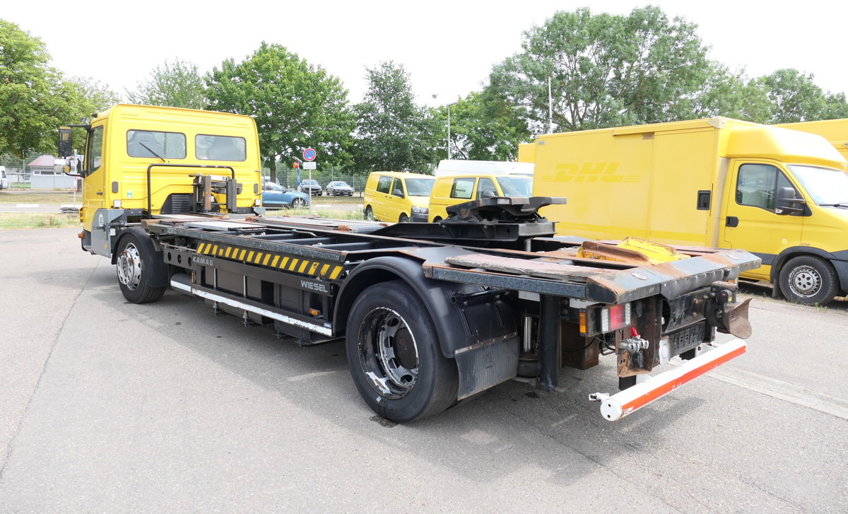 MERCEDES-BENZ KAMAG WBH 25 Wiesel Terberg Umsetzfahrz. Sattelk - Camion transport containere/ Swap body: Foto 5 MERCEDES-BENZ KAMAG WBH 25 Wiesel Terberg Umsetzfahrz. Sattelk - Camion transport containere/ Swap body: Foto 5