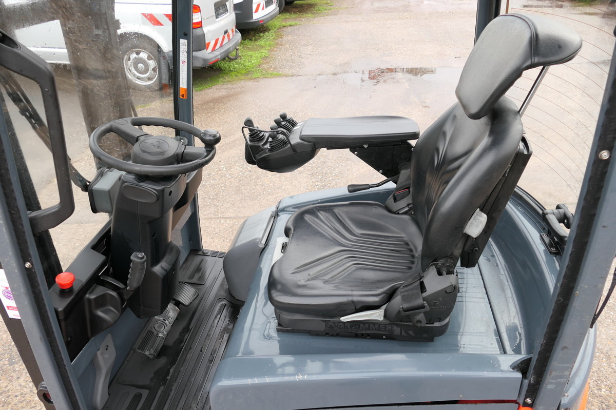 Electrostivuitor TOYOTA 7FBEST 15 Elektro Batterie 17/2021 3-Rad: Foto 6 Electrostivuitor TOYOTA 7FBEST 15 Elektro Batterie 17/2021 3-Rad: Foto 6